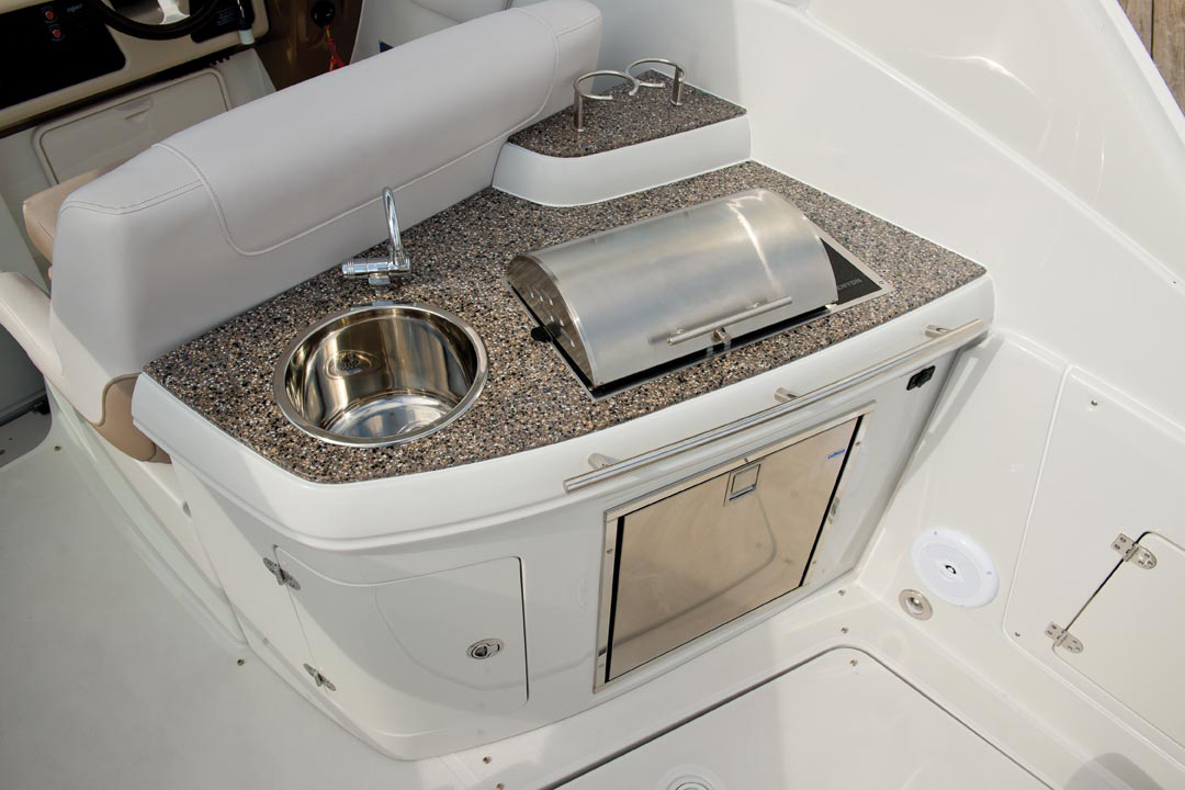 crownline-boats-cruiser-cr-294cr-feature-10